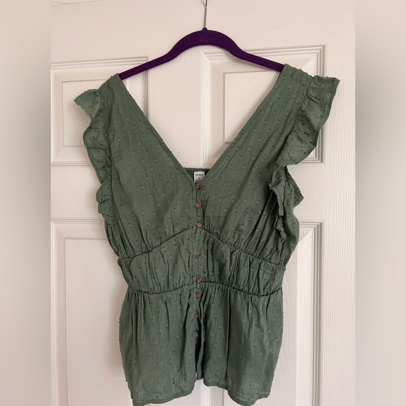 Old Navy Tops - Green sleeveless peplum float tank top